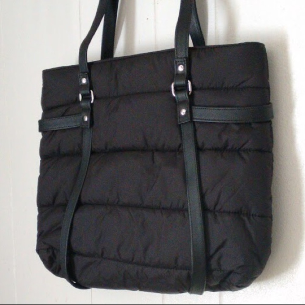 🆕Avon Nylon Tote with PVC Trim - Picture 3 of 6